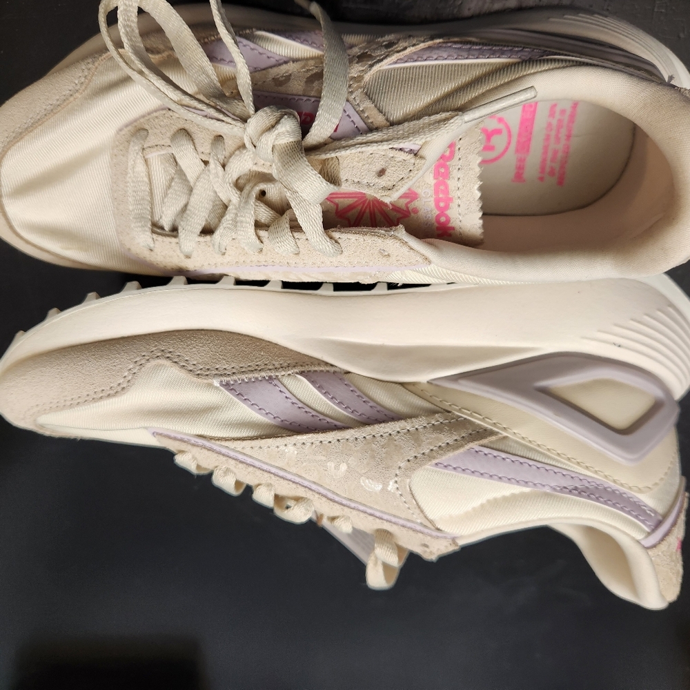 Women's Reebok Running Shoes - Picture 6 of 6